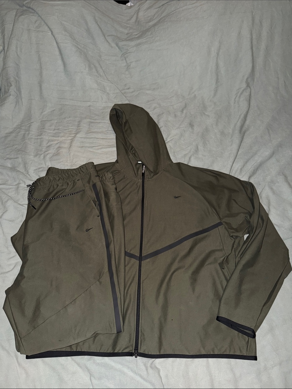 Mens Nike Tech Fleece (Olive Green)